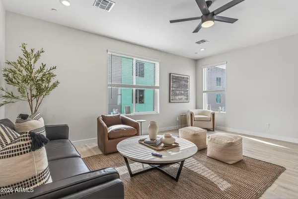 $759,999 | 2601 East Clarendon Avenue, Unit 2, Phoenix, AZ 85016