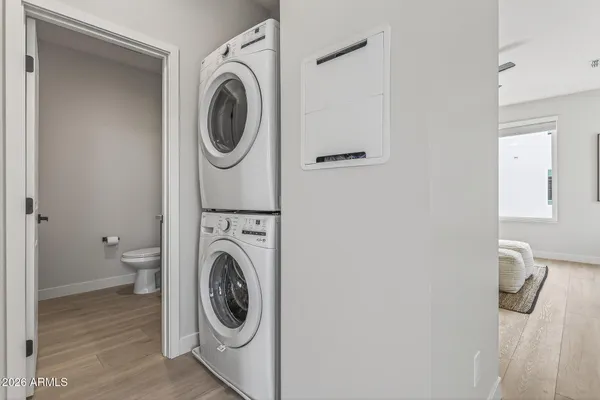 $759,999 | 2601 East Clarendon Avenue, Unit 2, Phoenix, AZ 85016