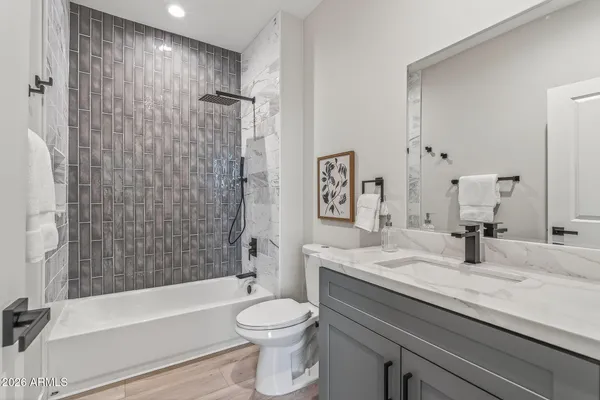 $759,999 | 2601 East Clarendon Avenue, Unit 2, Phoenix, AZ 85016