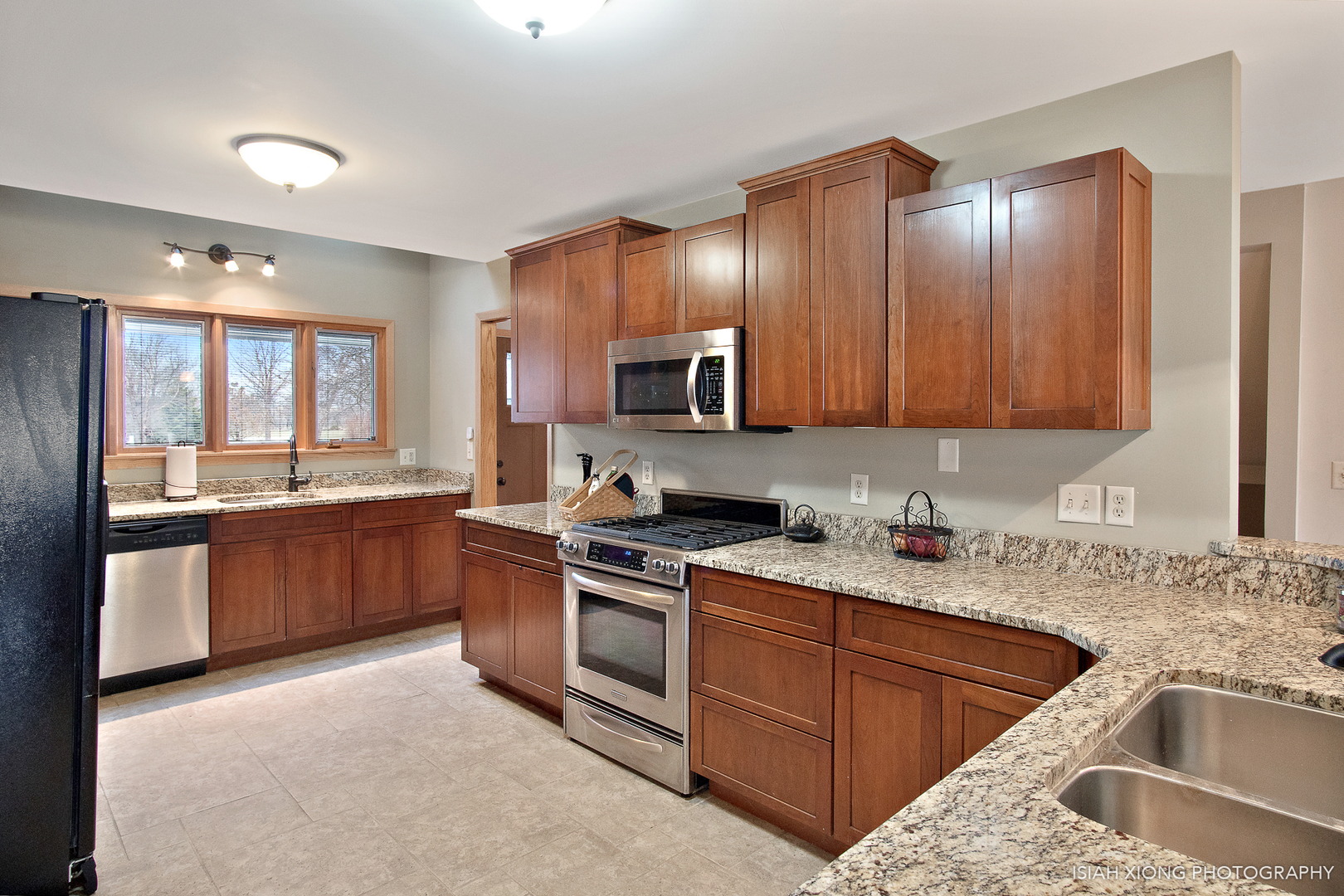 3S947 Thornapple Tree Road Sugar Grove, IL 60554 - Photo 6 of 35 Gallery Image 6