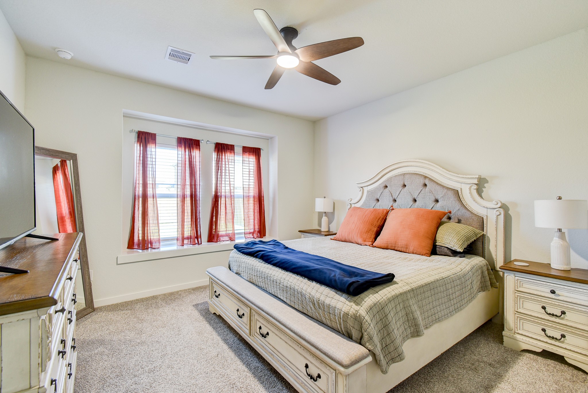 205 Laura Leigh Lane Angleton, TX 77515 - Photo 11 of 29 Primary Bedroom