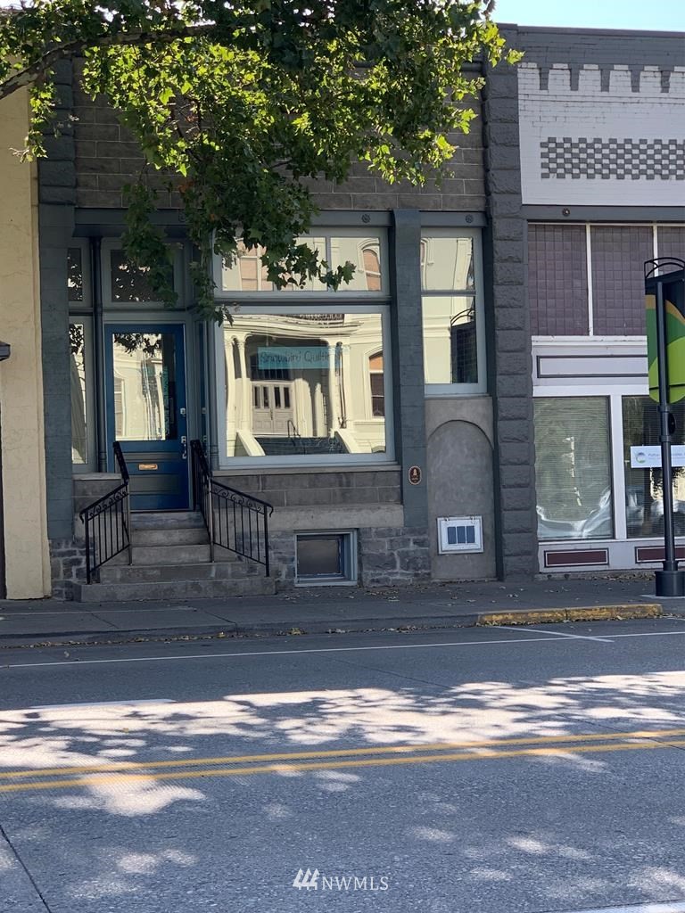 358 East Main Street Dayton, WA 99328 - Photo 34 of 34 a front view of a house with a yard