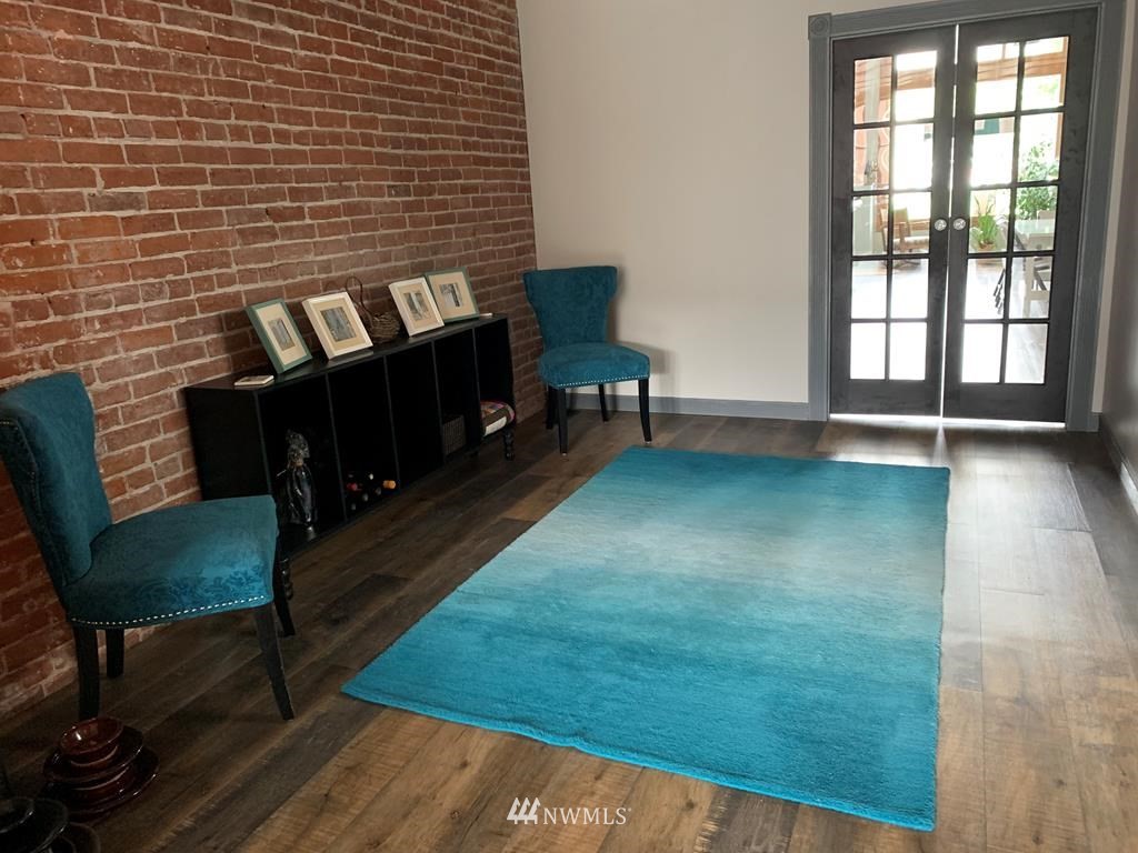 358 East Main Street Dayton, WA 99328 - Photo 10 of 34 a view of livingroom with furniture and rug