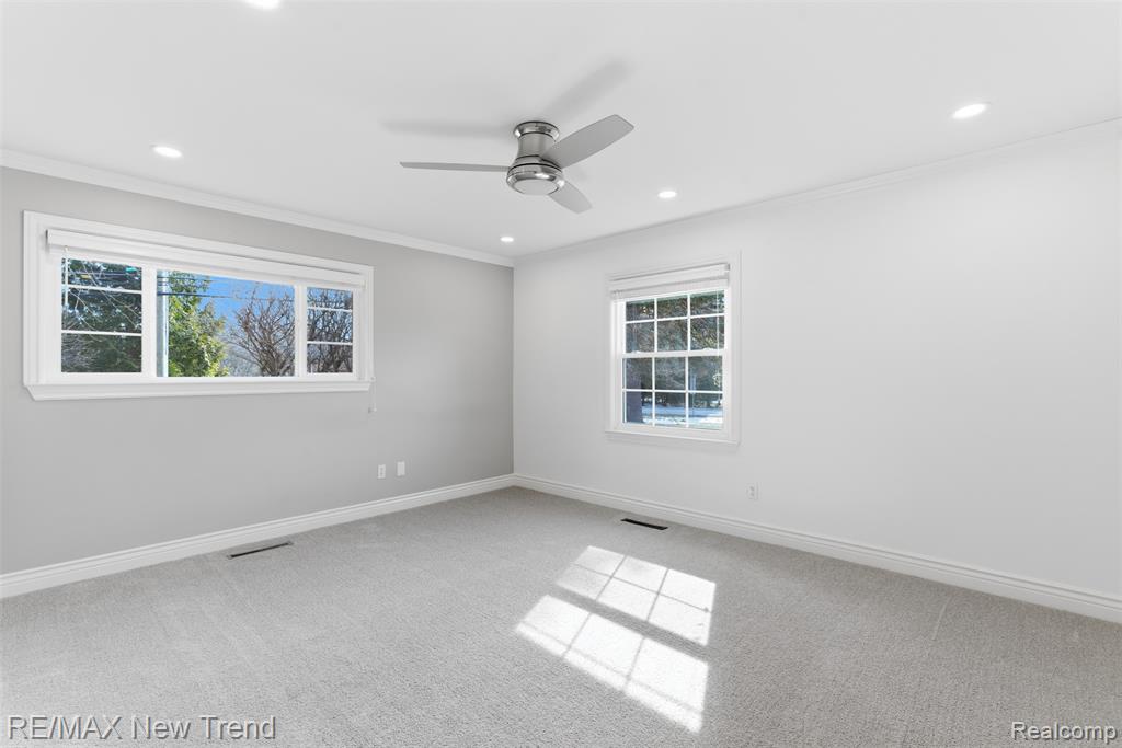 1043 Westview Road Bloomfield Hills, MI 48304 - Photo 31 of 43