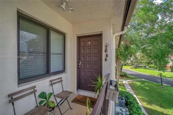 $260,900 | 7956 Eastlake Drive, Unit F, Boca Raton, FL 33433