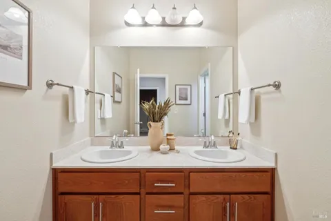 $1,295,000 | 14 Canyon Green Loop, Novato, CA 94947