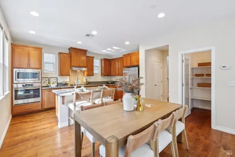 $1,295,000 | 14 Canyon Green Loop, Novato, CA 94947