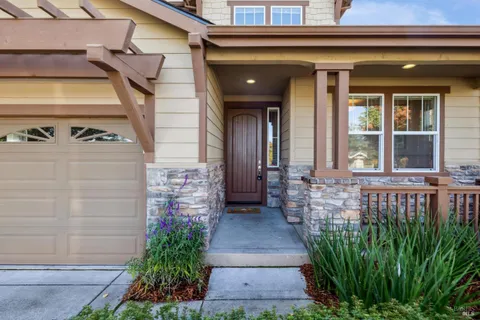 $1,295,000 | 14 Canyon Green Loop, Novato, CA 94947