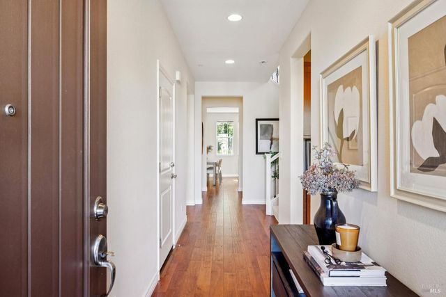 $1,295,000 | 14 Canyon Green Loop, Novato, CA 94947