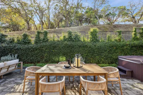 $1,295,000 | 14 Canyon Green Loop, Novato, CA 94947