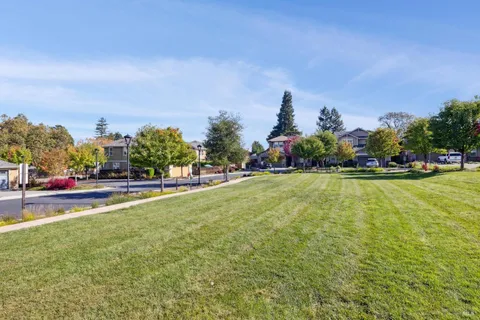 $1,295,000 | 14 Canyon Green Loop, Novato, CA 94947