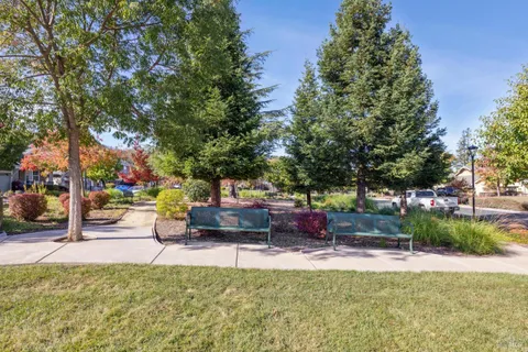 $1,295,000 | 14 Canyon Green Loop, Novato, CA 94947