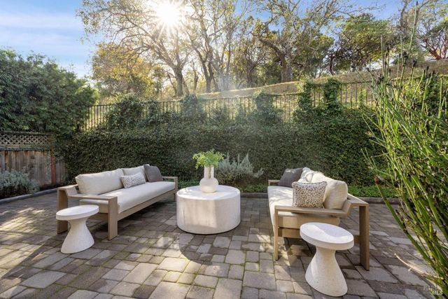 $1,295,000 | 14 Canyon Green Loop, Novato, CA 94947