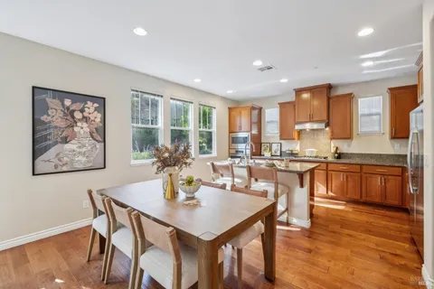 $1,295,000 | 14 Canyon Green Loop, Novato, CA 94947