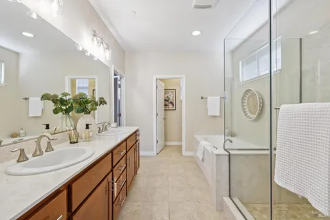 $1,295,000 | 14 Canyon Green Loop, Novato, CA 94947