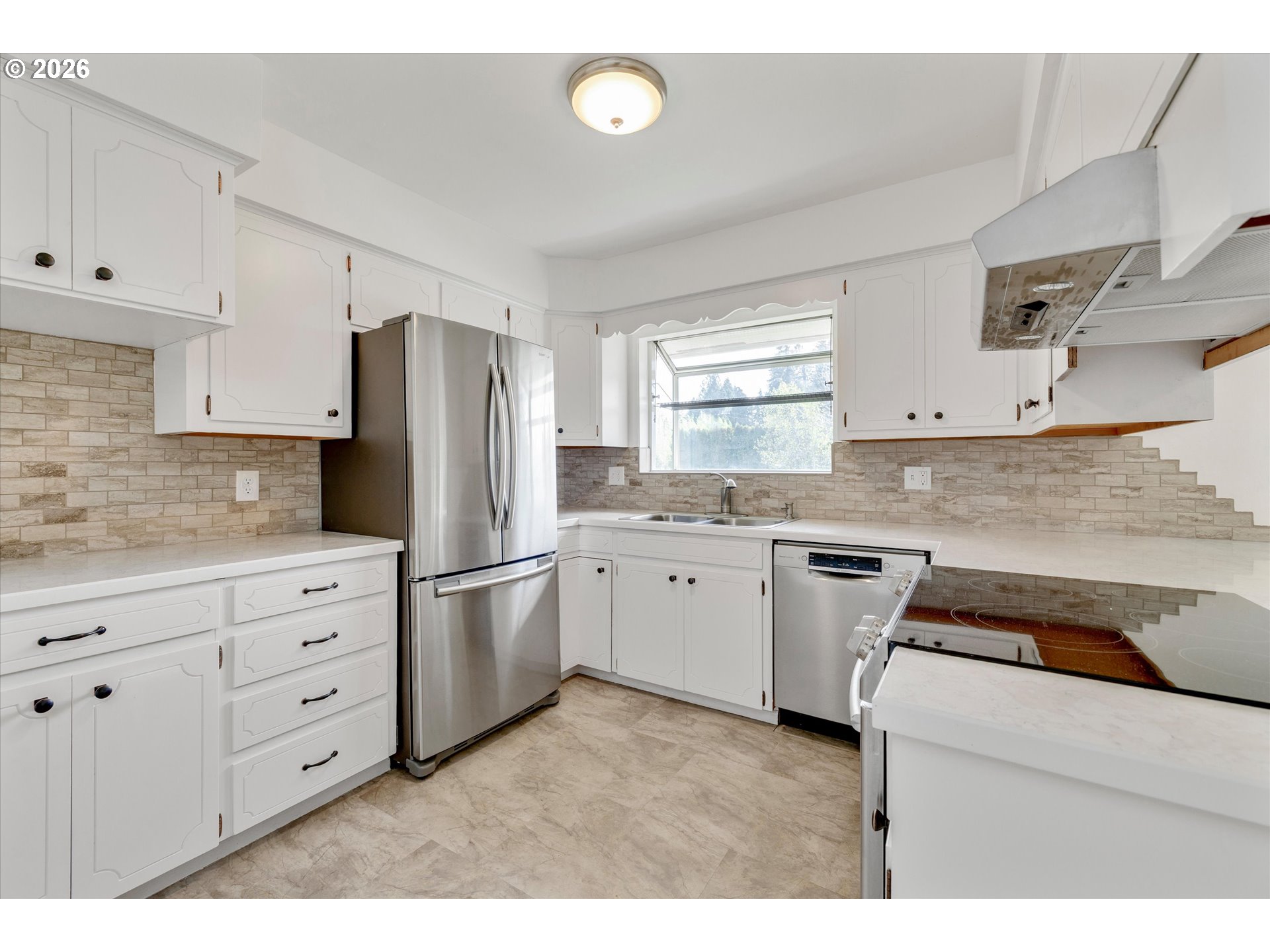 870 Hobbs Road Hood River, OR 97031 - Photo 11 of 48 Kitchen