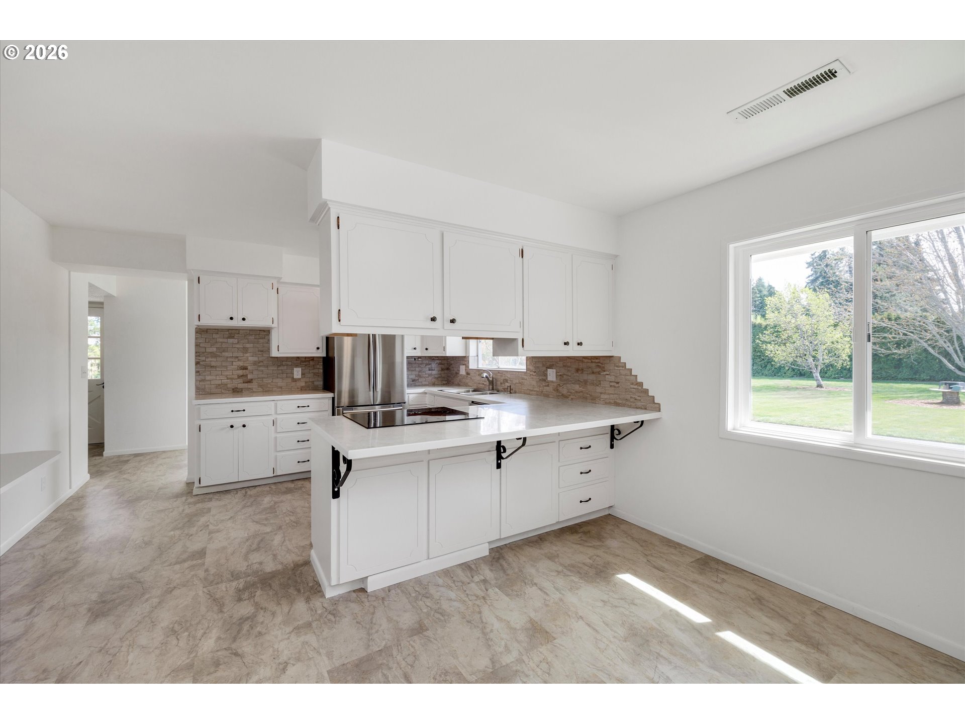 870 Hobbs Road Hood River, OR 97031 - Photo 14 of 48 Kitchen