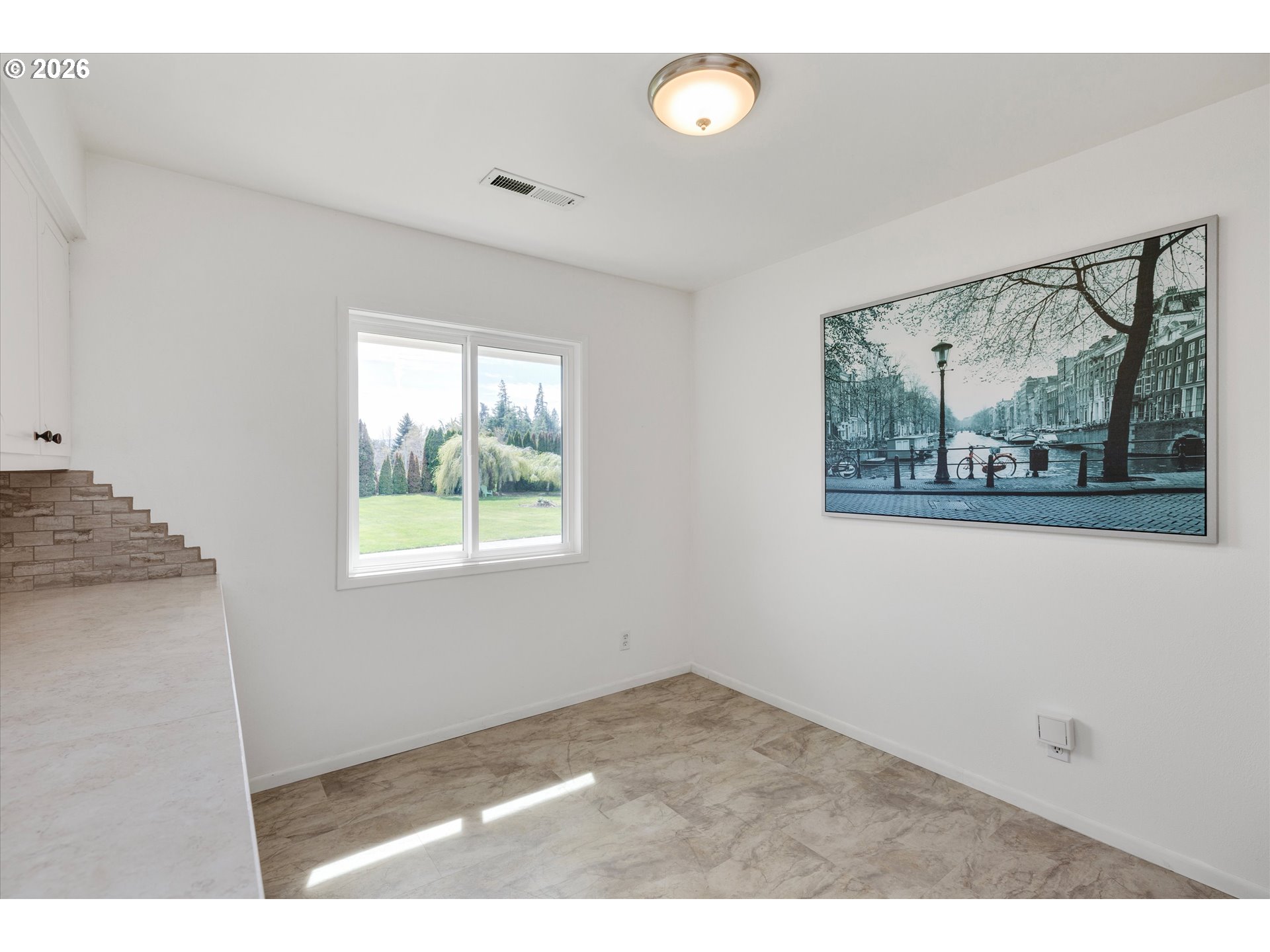 870 Hobbs Road Hood River, OR 97031 - Photo 15 of 48 Kitchen/Nook