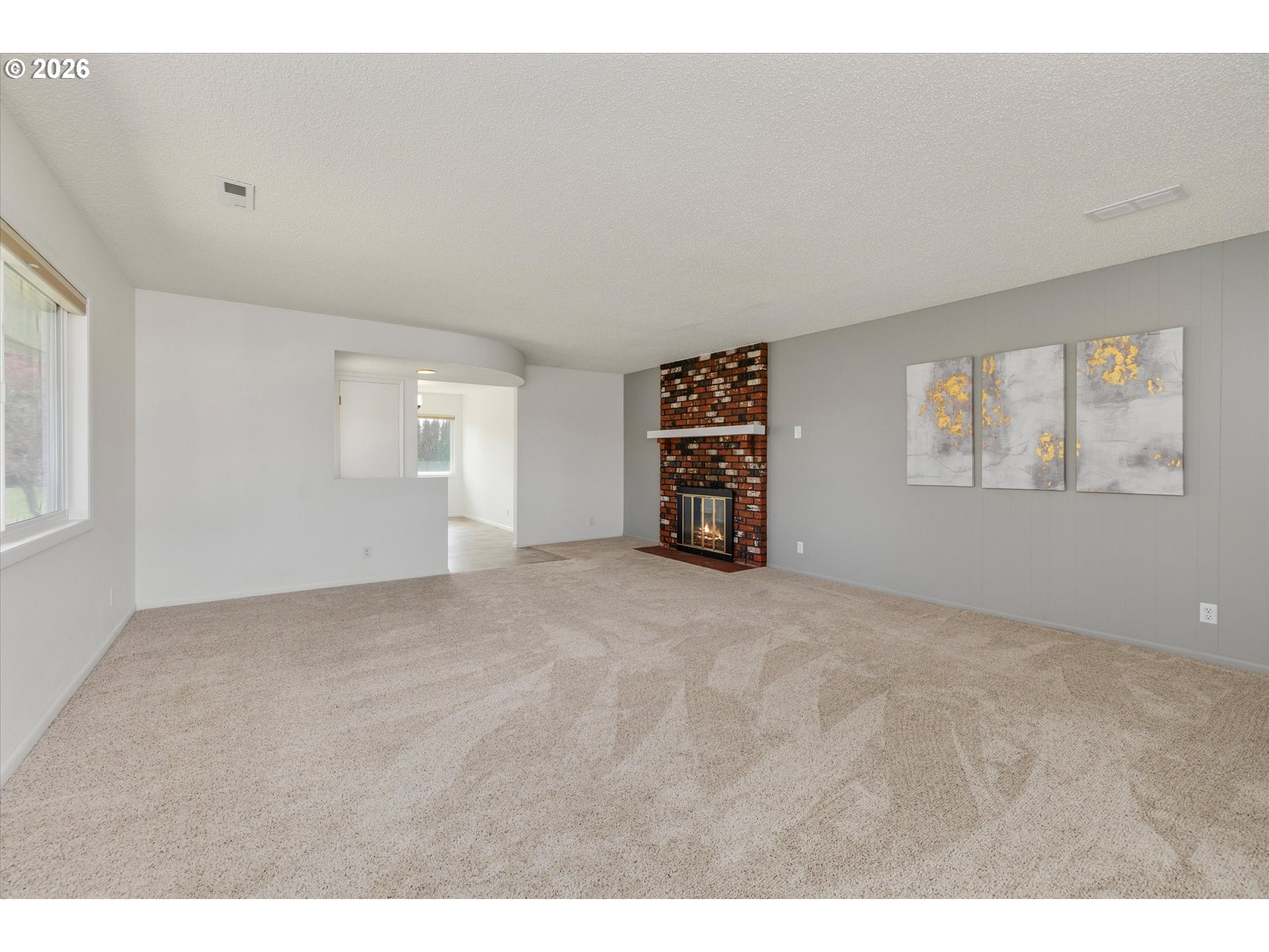 870 Hobbs Road Hood River, OR 97031 - Photo 19 of 48 Living Room