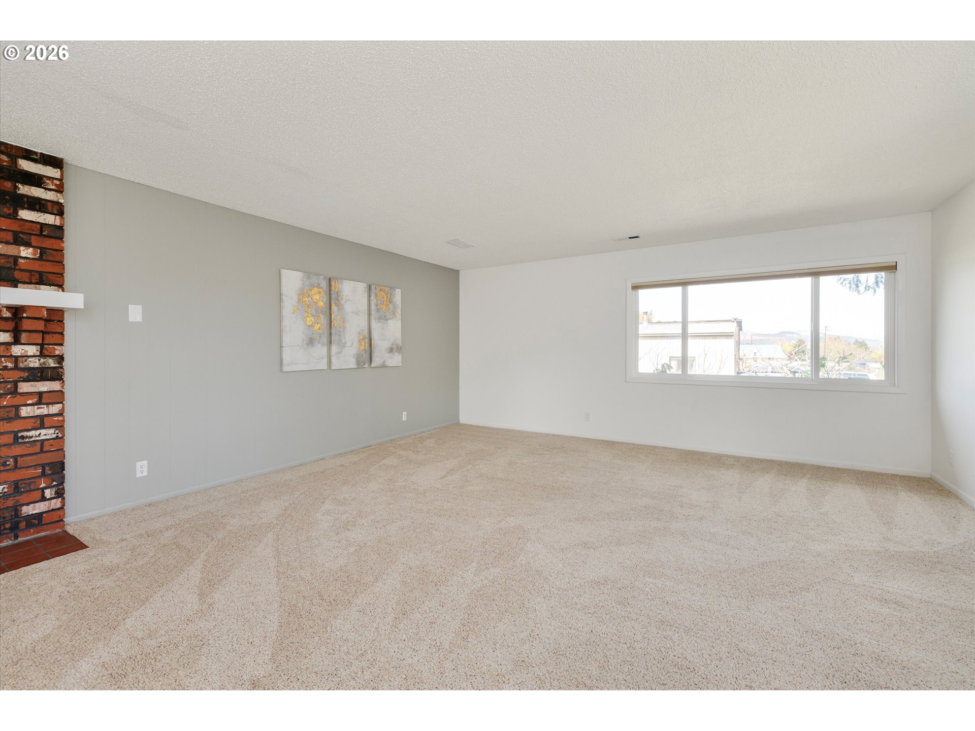 870 Hobbs Road Hood River, OR 97031 - Photo 20 of 48 Living Room