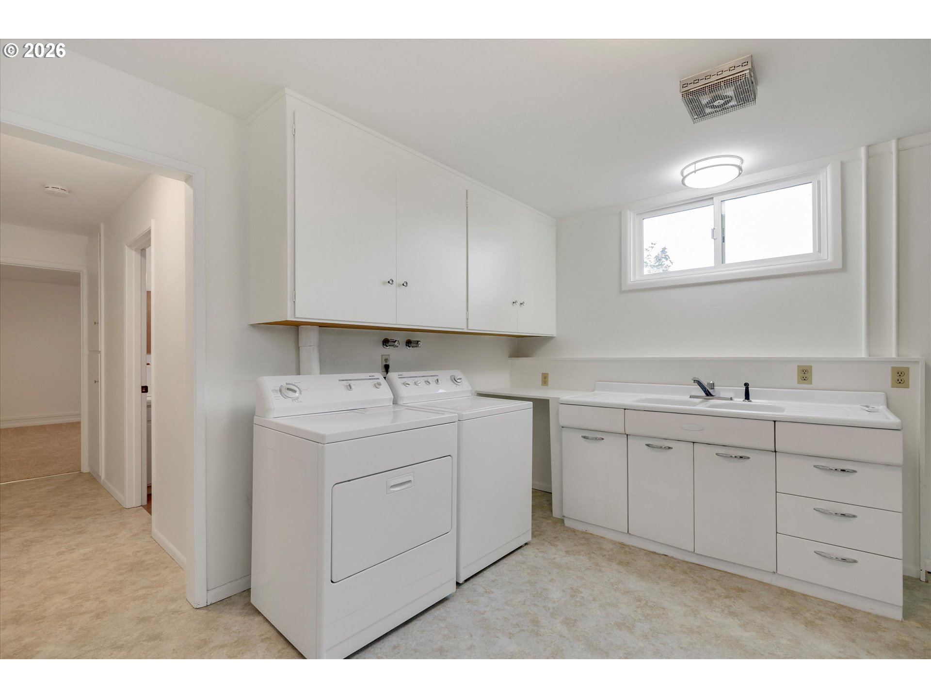 870 Hobbs Road Hood River, OR 97031 - Photo 35 of 48 Utility Room
