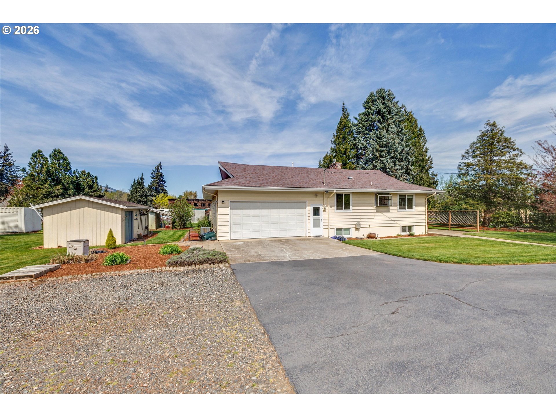 870 Hobbs Road Hood River, OR 97031 - Photo 5 of 48 Exterior