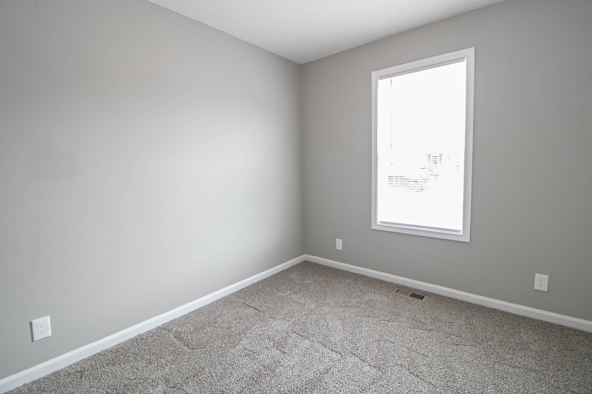 1913 Timberline Circle Oak Grove, KY 42262 - Photo 23 of 25 an empty room with a window