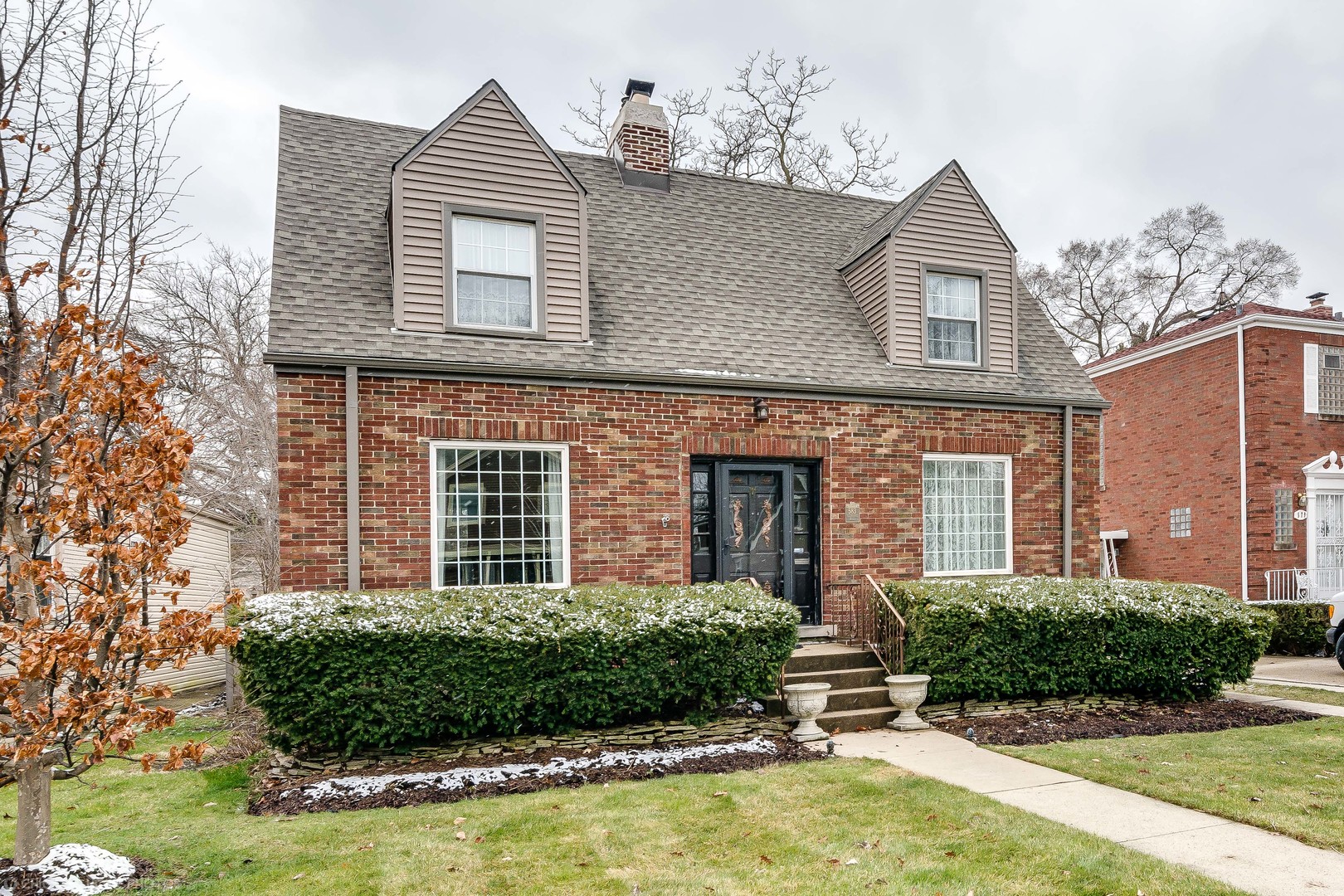 583 Selborne Road Riverside, IL 60546 - Photo 1 of 28 front view of house with a yard