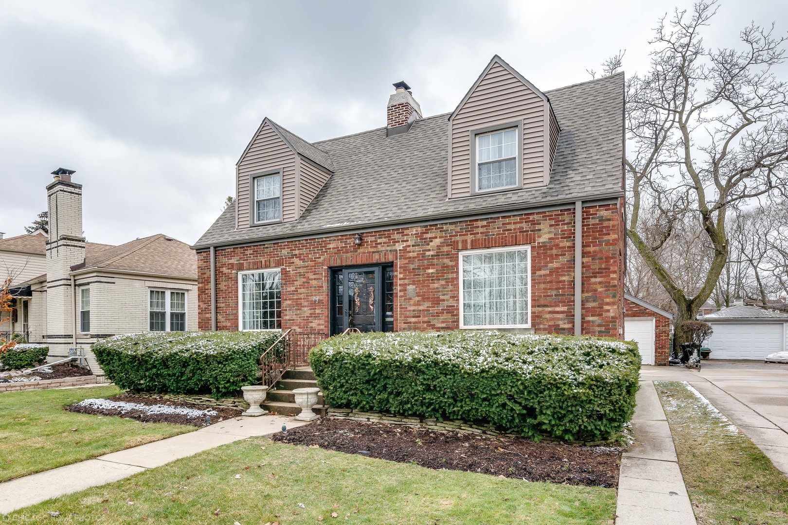 583 Selborne Road Riverside, IL 60546 - Photo 2 of 28 front view of a house with a yard