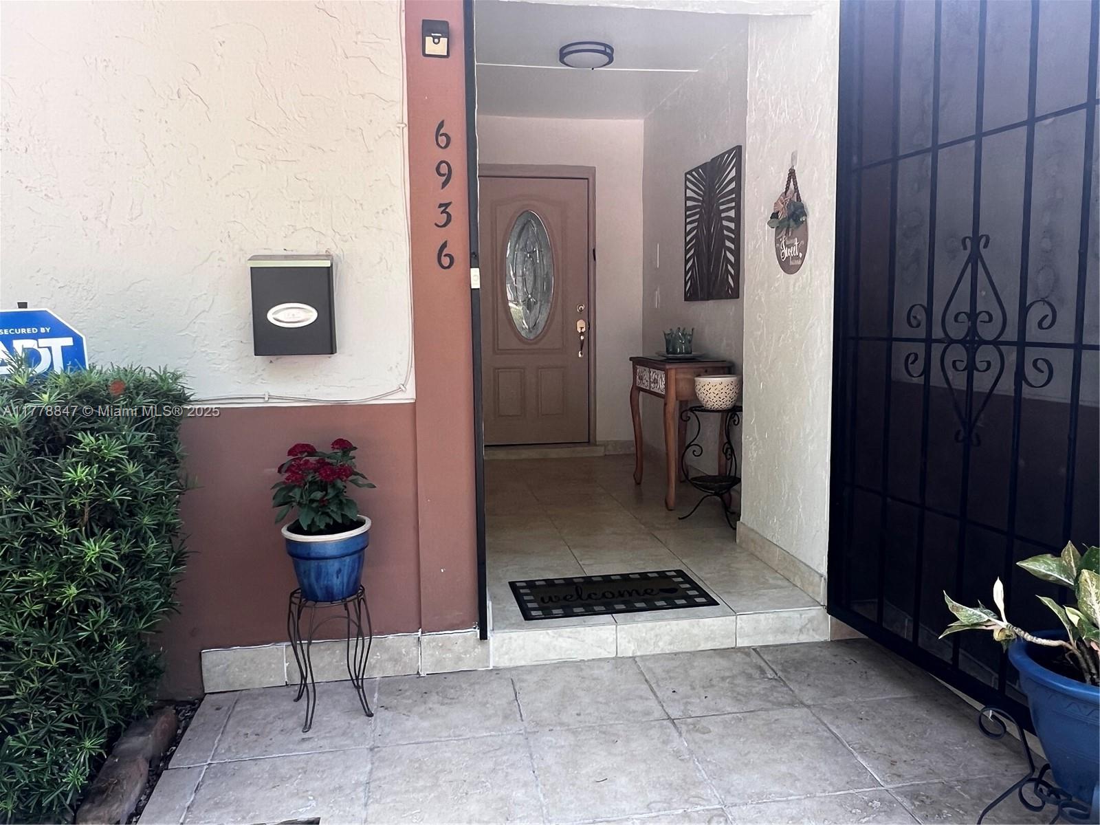 6936 Holly Road Miami Lakes, FL 33014 - Photo 7 of 43 Gallery Image 7