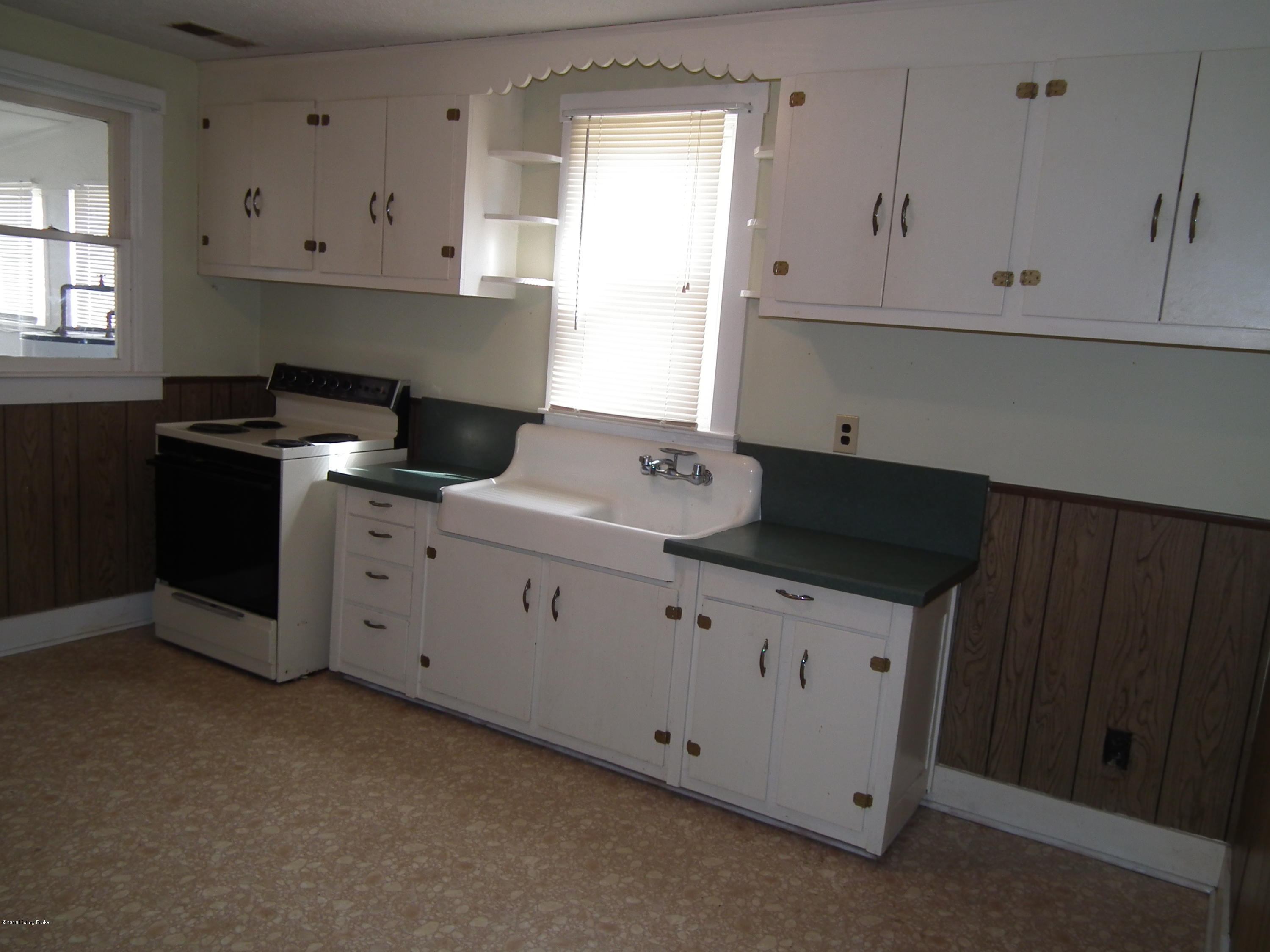 5621 Lawrenceburg Road Chaplin, KY 40012 - Photo 5 of 8 DSCF3654