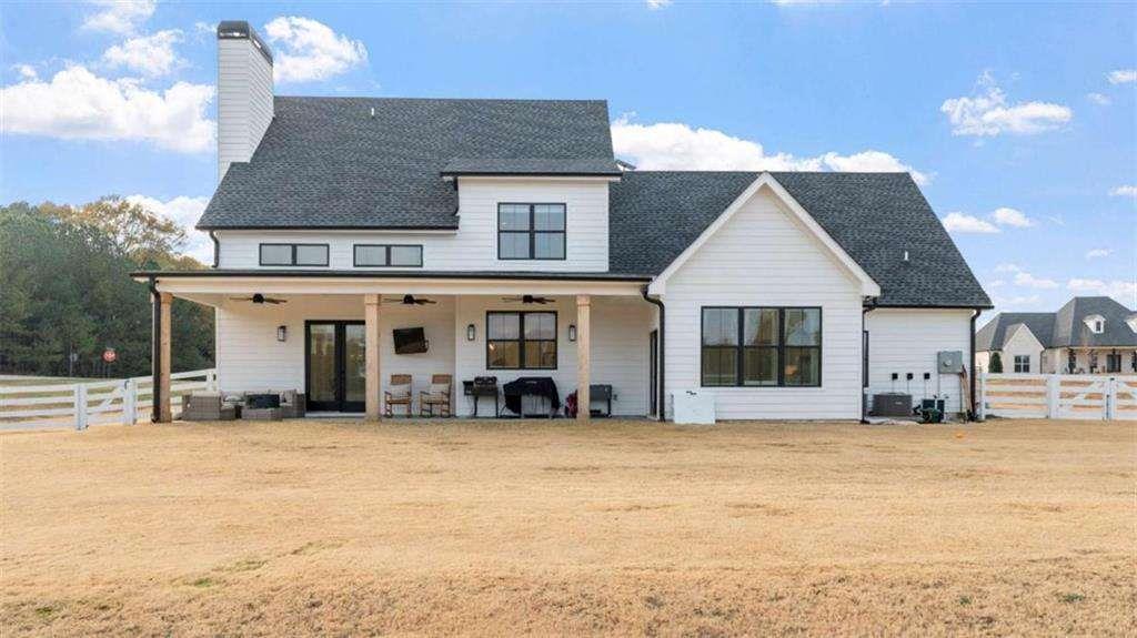 28 Ravenfield Road Taylorsville, GA 30178 - Photo 33 of 38 a front view of a house with a yard