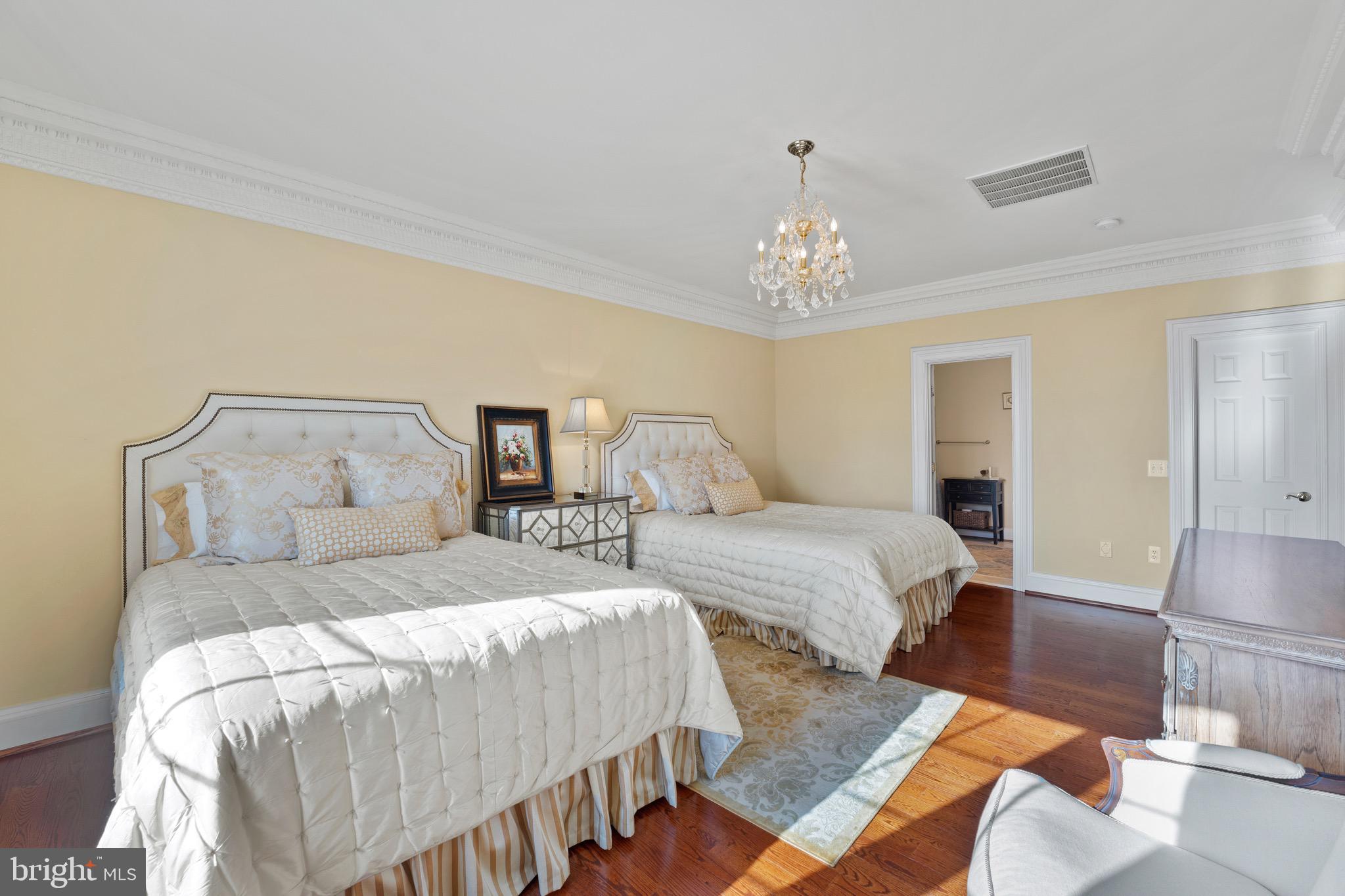 11705 Sugarland Road Herndon, VA 20170 - Photo 68 of 123