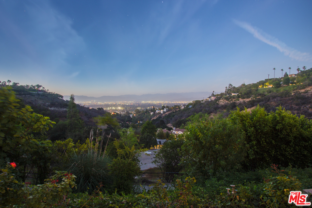 13951 Durham Road Beverly Hills, CA 90210 - Photo 28 of 29 a view of a city