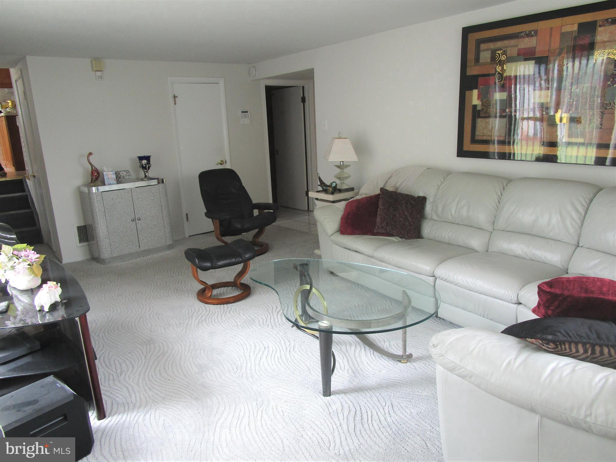9878 Rd Philadelphia Pa Philadelphia, PA 19115 - Photo 15 of 30