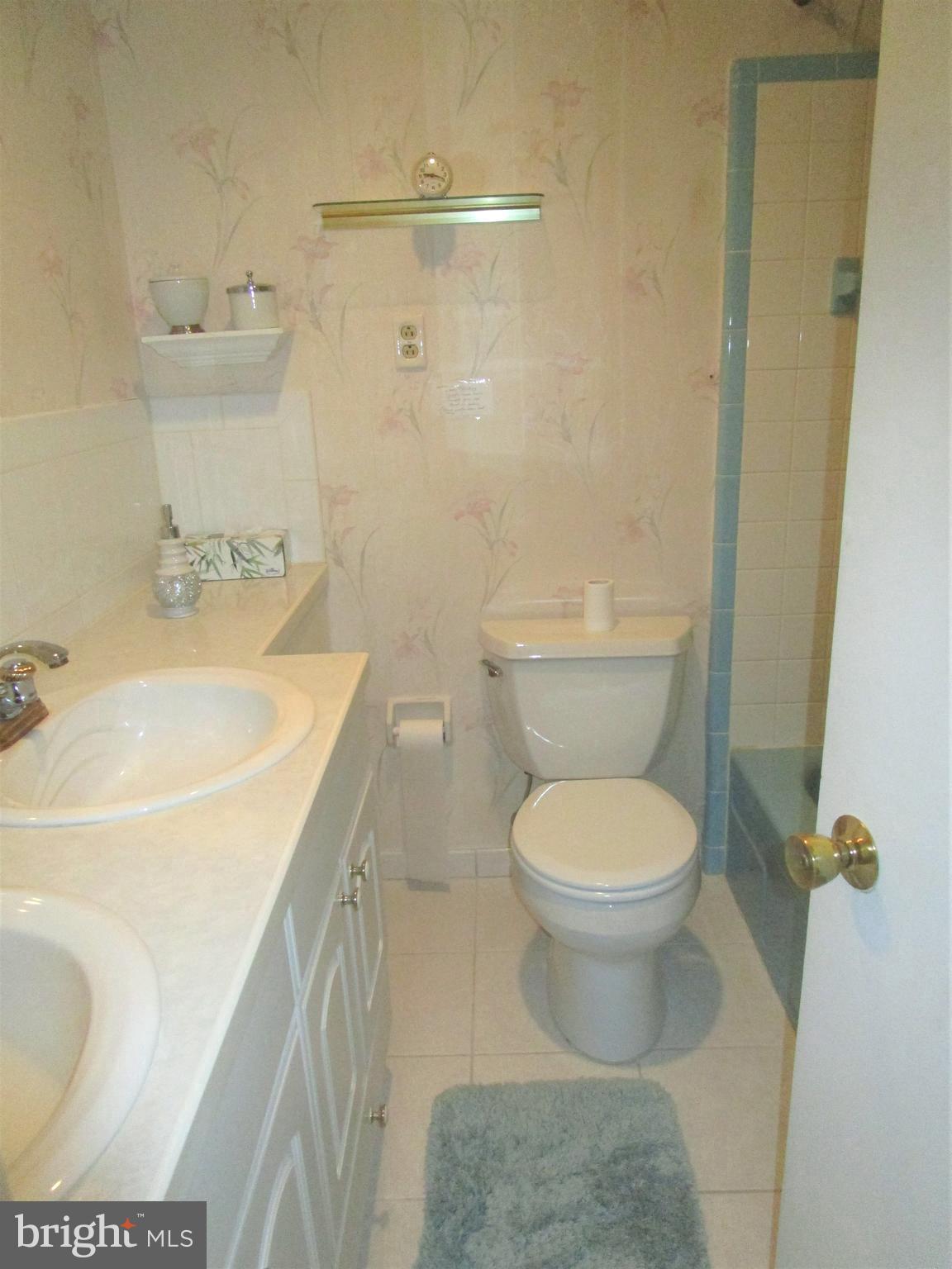 9878 Rd Philadelphia Pa Philadelphia, PA 19115 - Photo 18 of 30