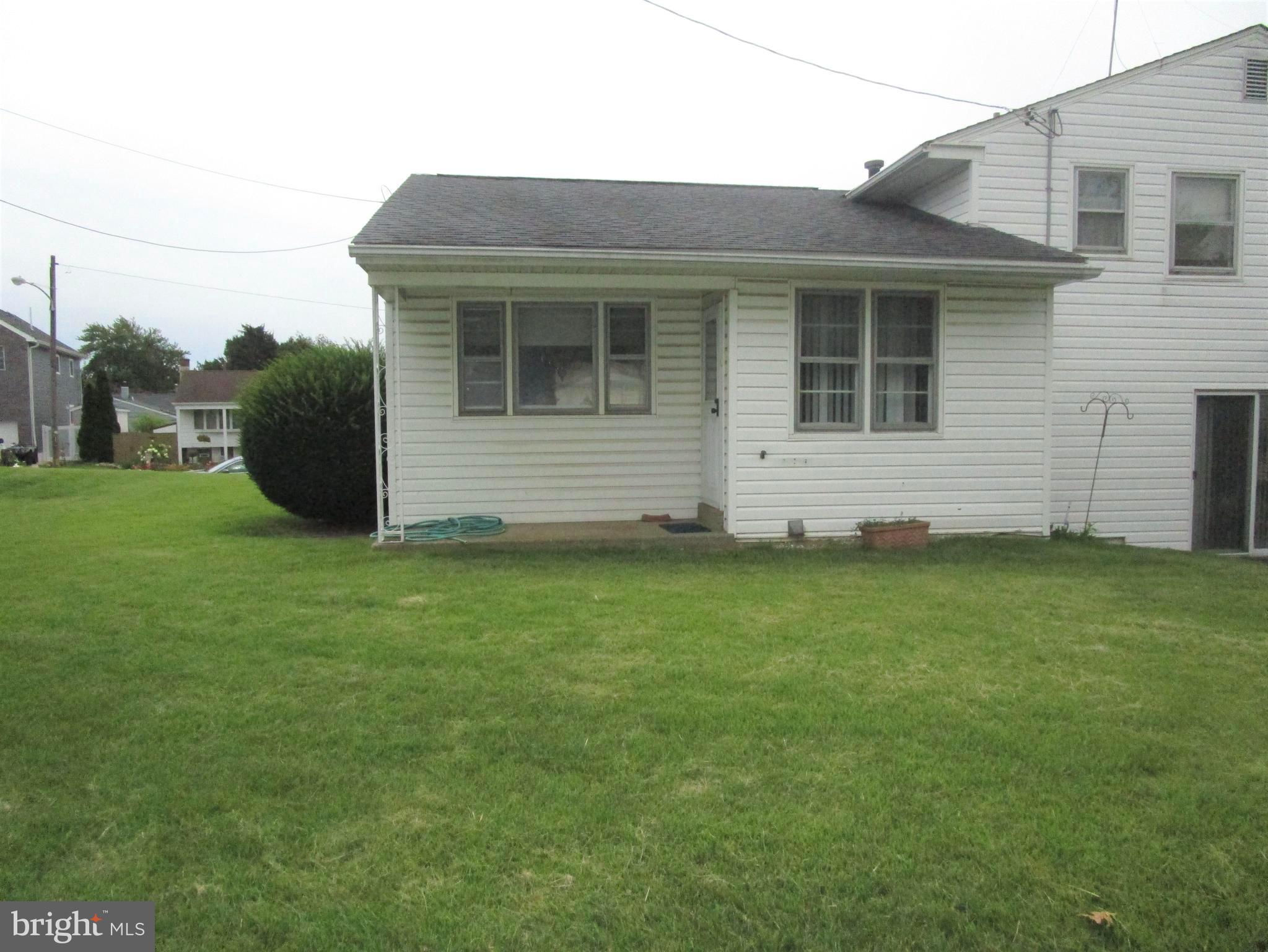 9878 Rd Philadelphia Pa Philadelphia, PA 19115 - Photo 4 of 30