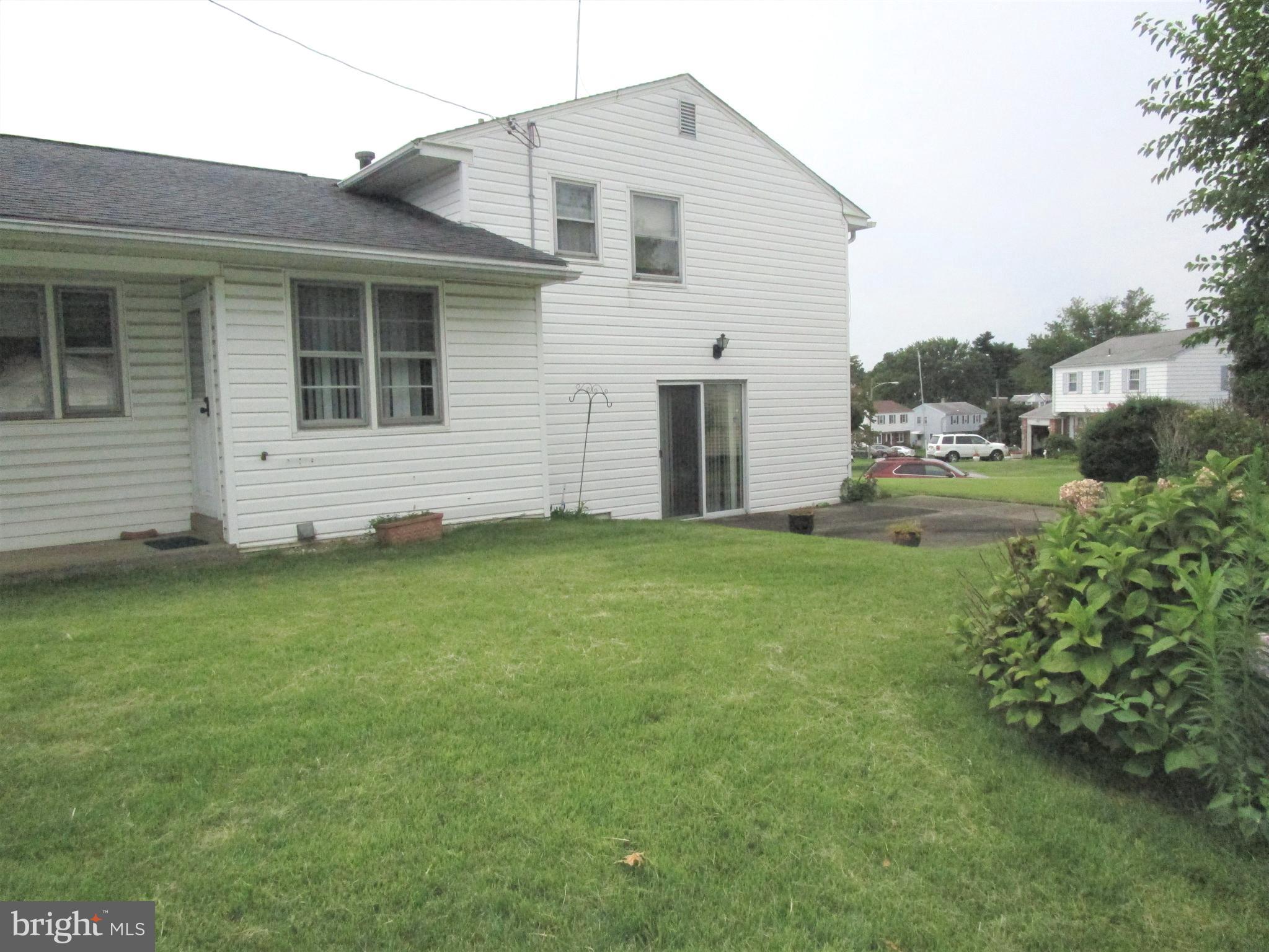 9878 Rd Philadelphia Pa Philadelphia, PA 19115 - Photo 5 of 30