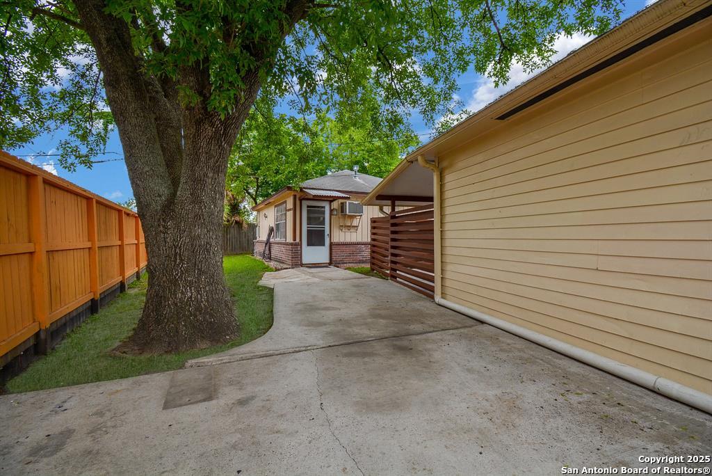 6646 1/2 Lodge Street Houston, TX 77092 - Photo 2 of 14 a view of a back yard with a house