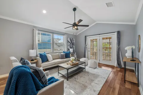 $700,000 | 2001 East 8th Street, Austin, TX 78702