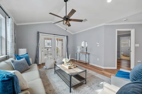 $700,000 | 2001 East 8th Street, Austin, TX 78702