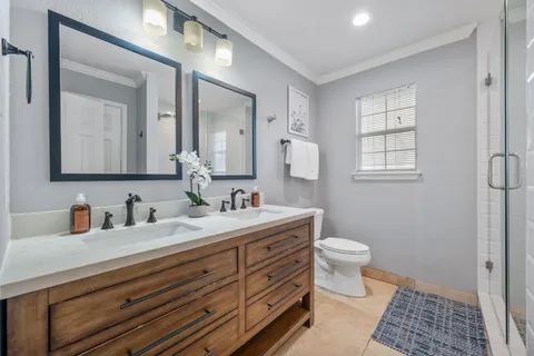 $700,000 | 2001 East 8th Street, Austin, TX 78702