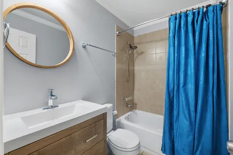 $700,000 | 2001 East 8th Street, Austin, TX 78702