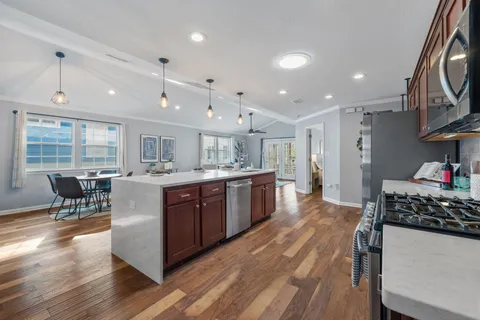 $700,000 | 2001 East 8th Street, Austin, TX 78702