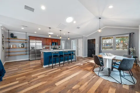 $700,000 | 2001 East 8th Street, Austin, TX 78702