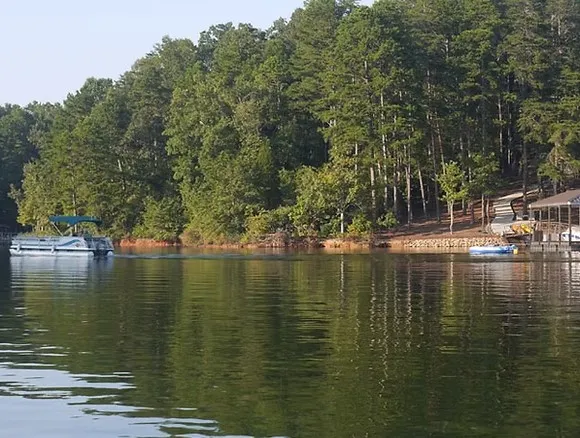 $35,000 | Lot 296-chickasaw Lot 296-chickasaw Point Oconee Avenue, Westminster, SC 29693