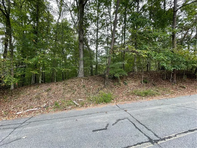 $35,000 | Lot 296-chickasaw Lot 296-chickasaw Point Oconee Avenue, Westminster, SC 29693