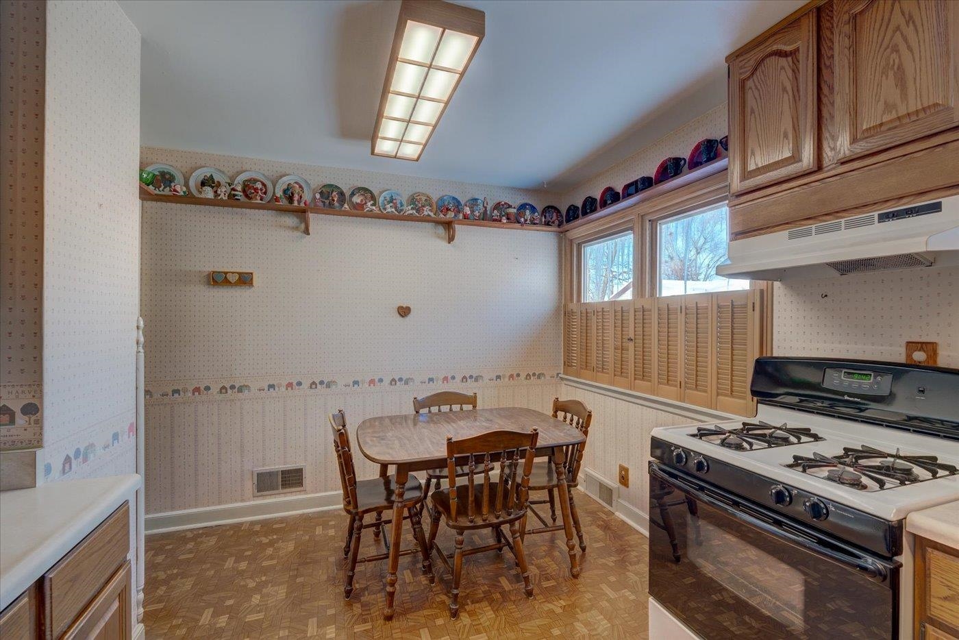 505 North Cleveland Street Poynette, WI 53955 - Photo 17 of 34