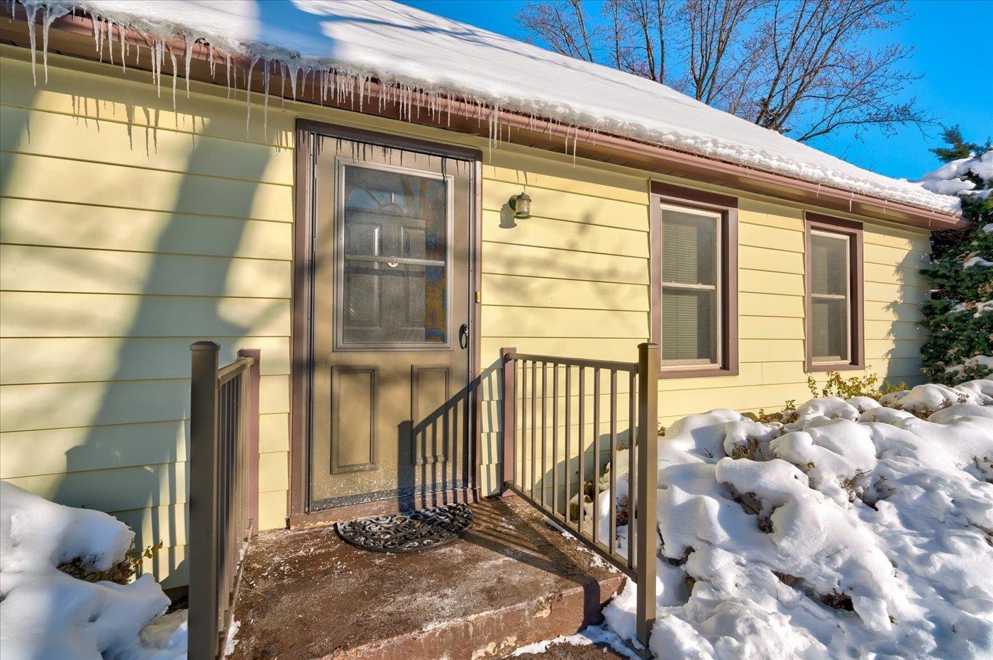 505 North Cleveland Street Poynette, WI 53955 - Photo 2 of 34