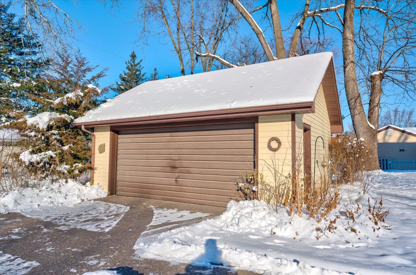 505 North Cleveland Street Poynette, WI 53955 - Photo 3 of 34